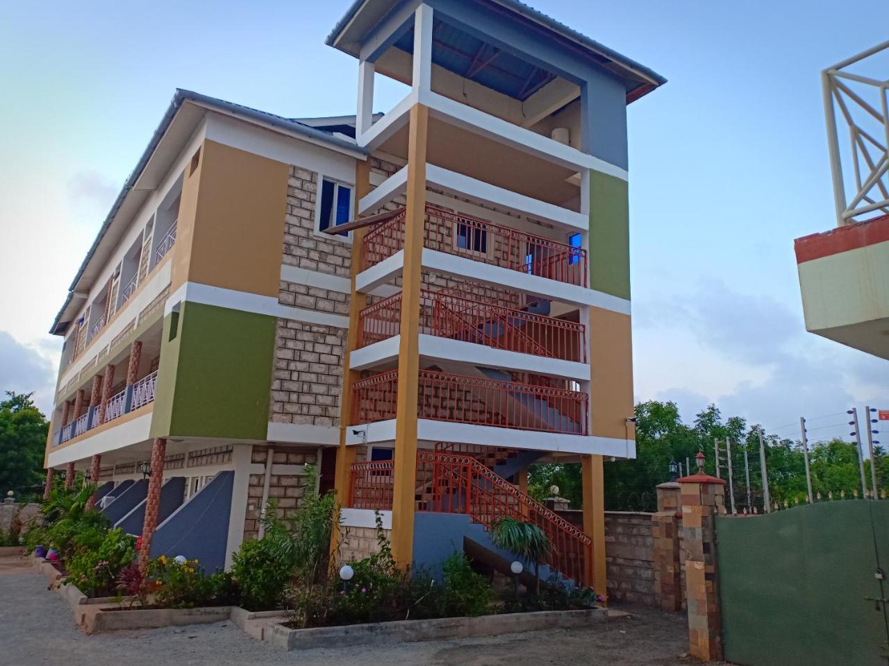 Diplomat Diani Beach Resort Exterior photo