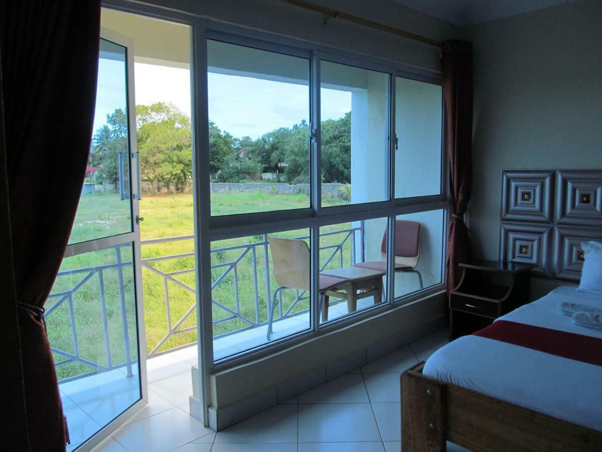 Diplomat Diani Beach Resort Exterior photo