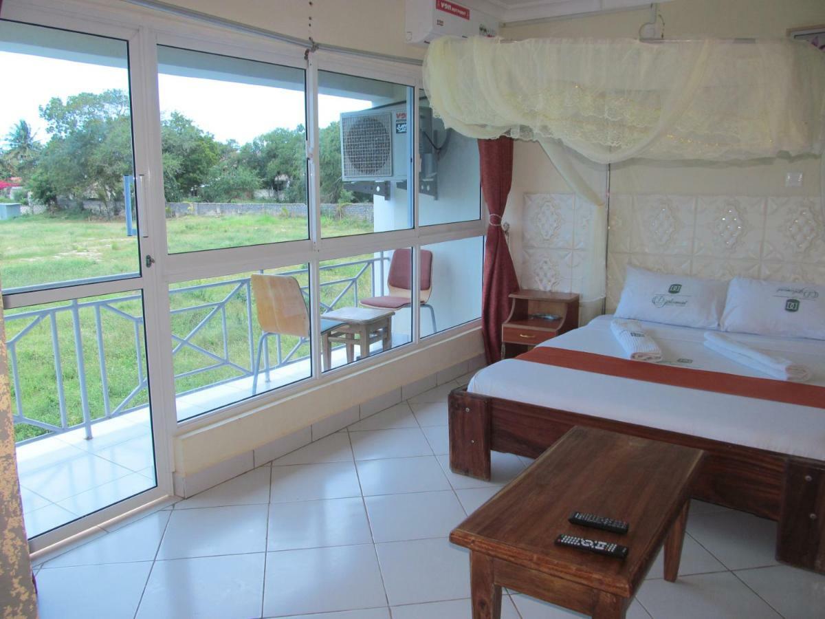 Diplomat Diani Beach Resort Exterior photo